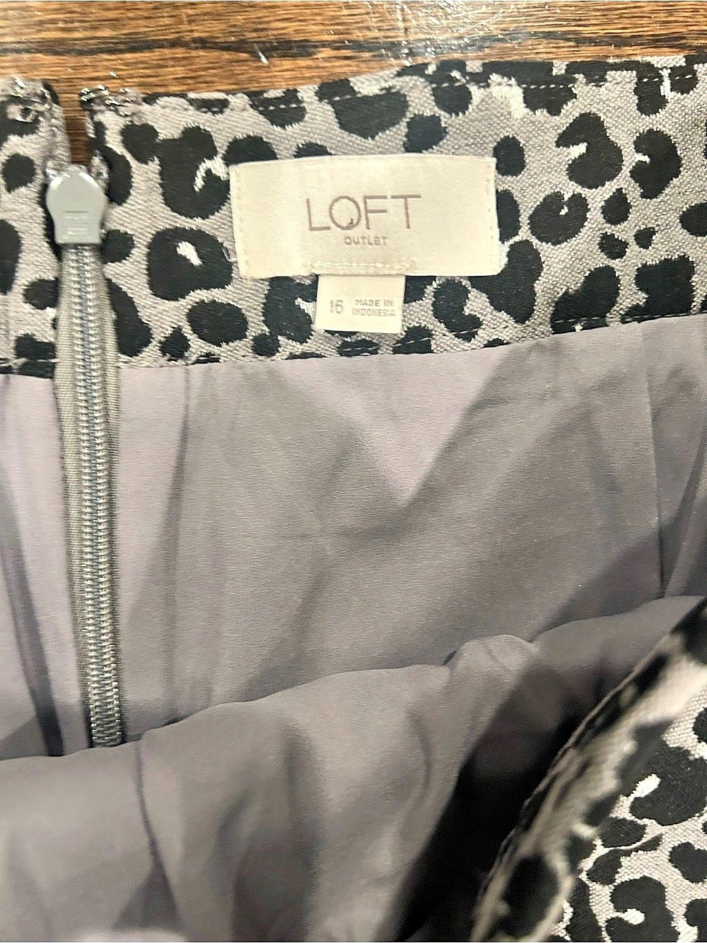 LOFT Outlet Leopard Print Mini Skirt Size 16 Like New - Picture 3 of 4